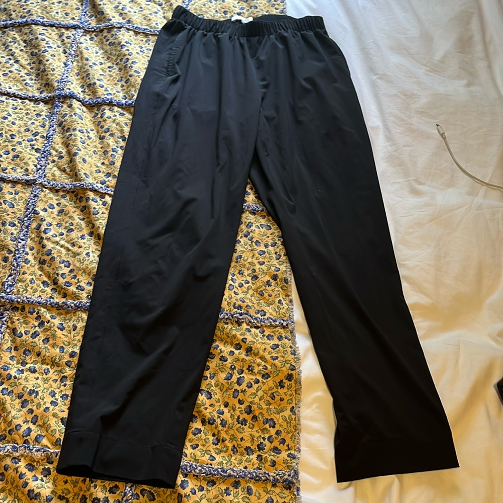 Vince Xs  tek travel pant almsot new